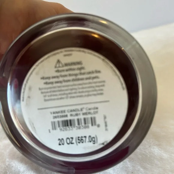 Yankee Candle Ruby Merlot Scented Candle Large New - Picture 6 of 6